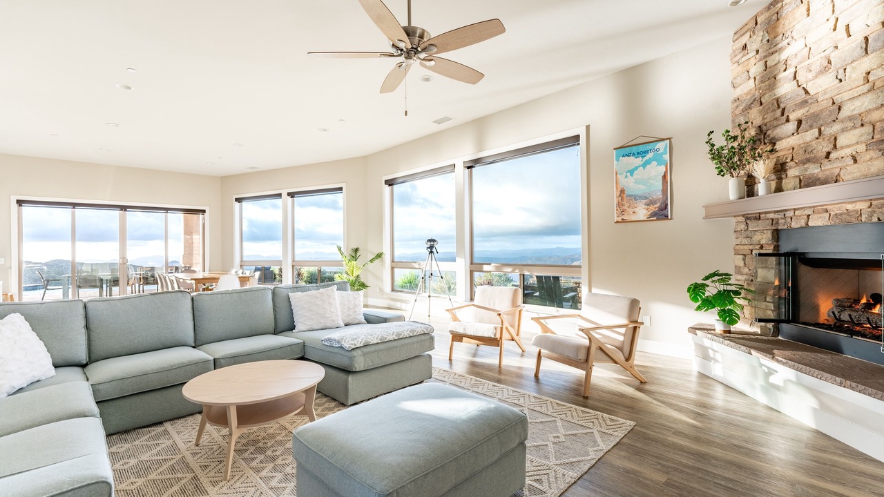 Photo of Livingroom in Ramona