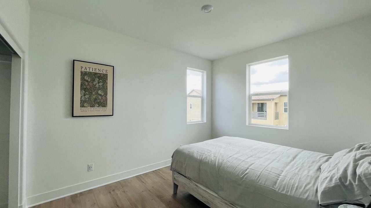 Photo of Bedroom in Lake Forest