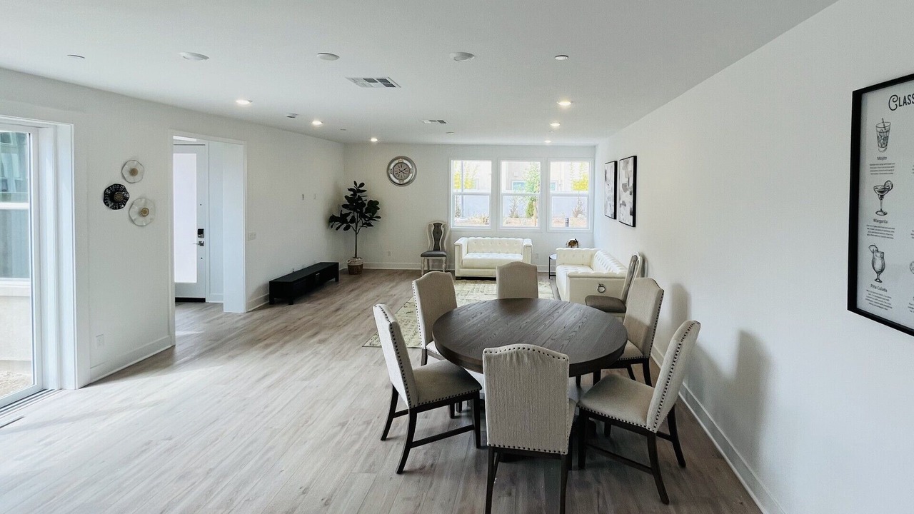 Photo of Bedroom in Lake Forest