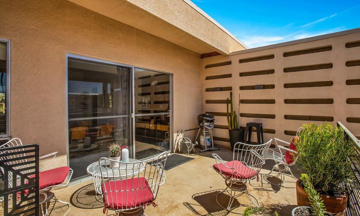 Photo of Patio Balcony in The Movie Colony