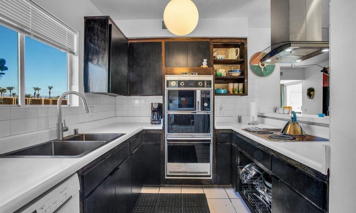 Photo of Kitchen in The Movie Colony
