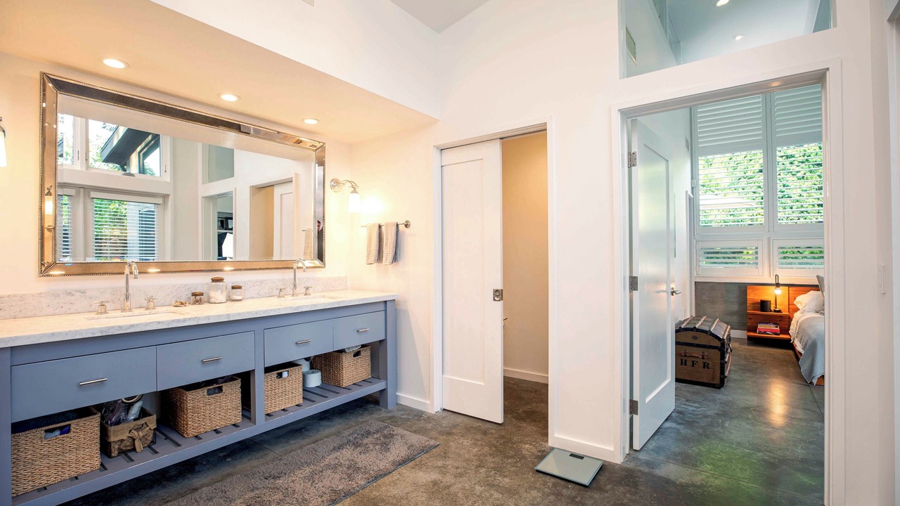 Photo of Bathroom in La Canada Flintridge