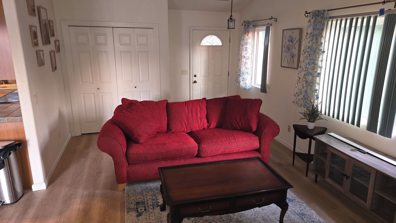 Photo of Livingroom in Ramona