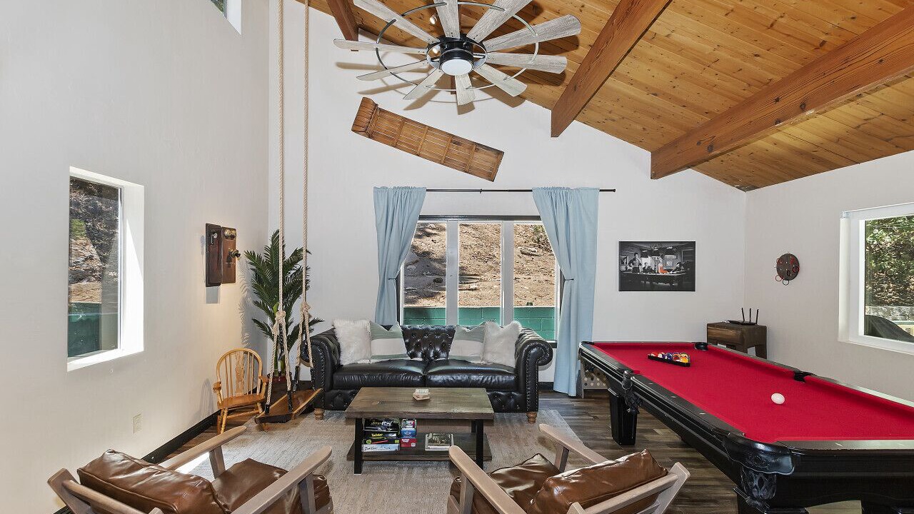 Photo of Bedroom in Running Springs