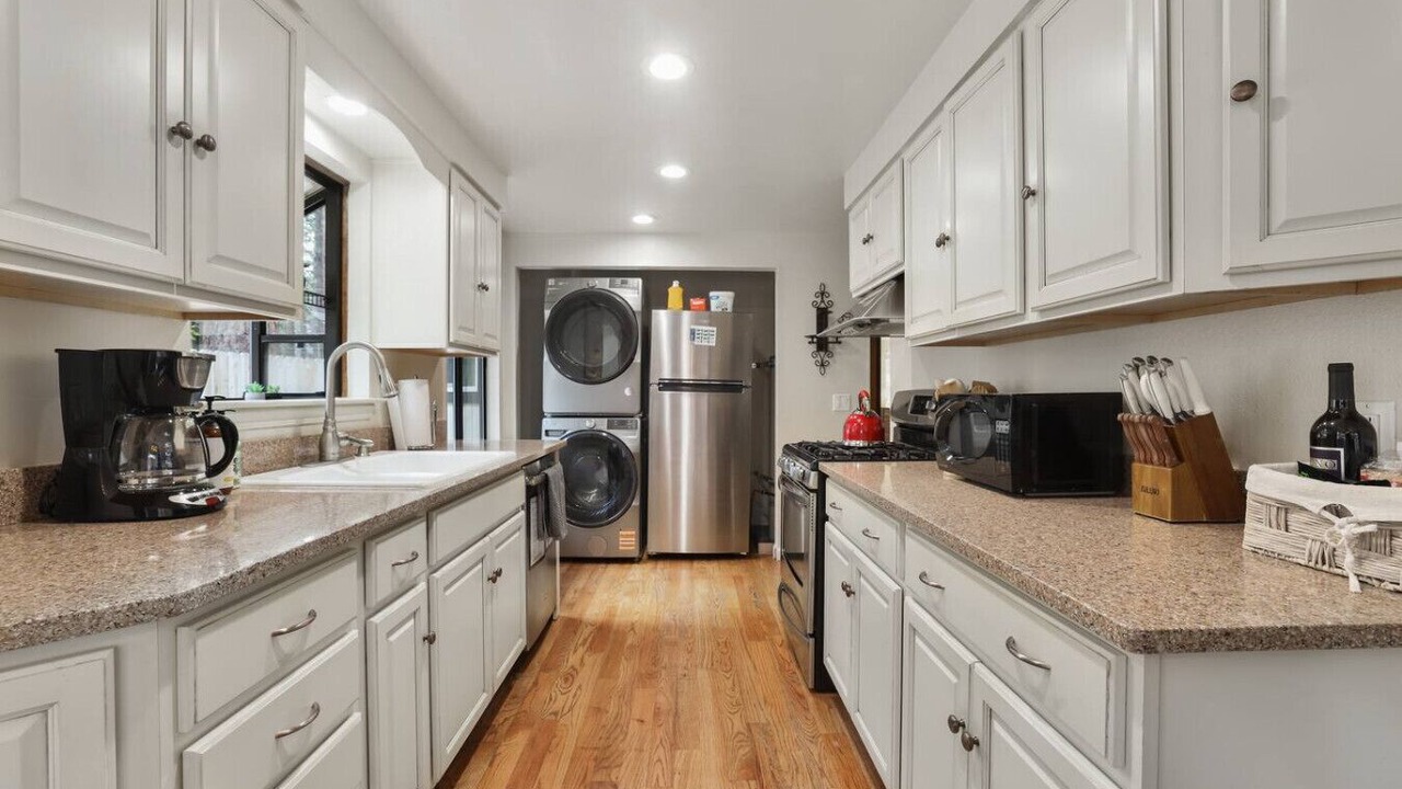 Photo of Kitchen in Black Bart