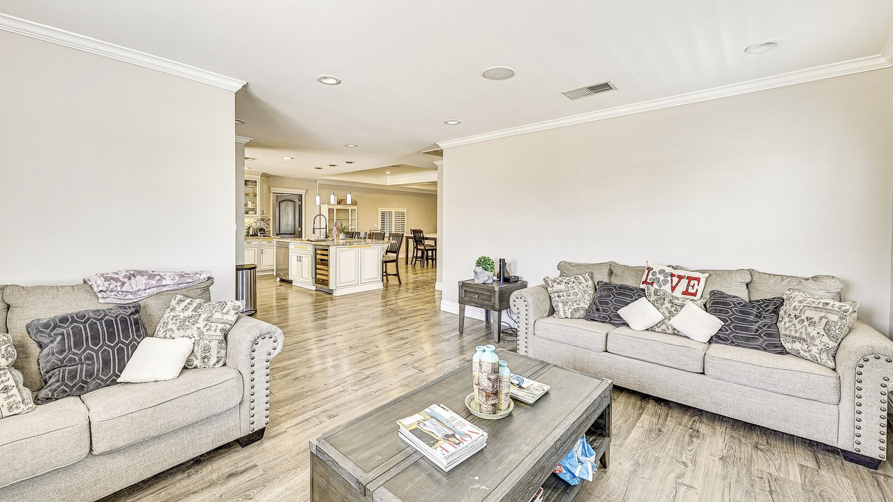 Photo of Livingroom in Walnut Valley