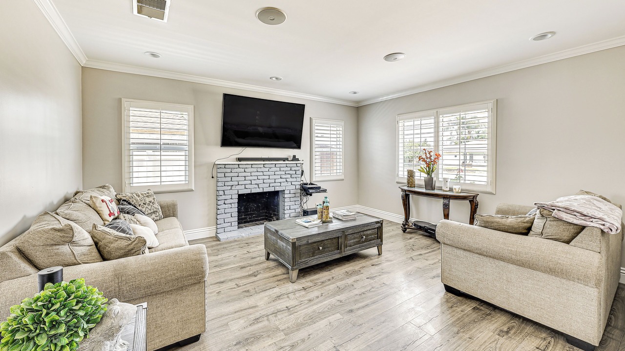Photo of Livingroom in Walnut Valley