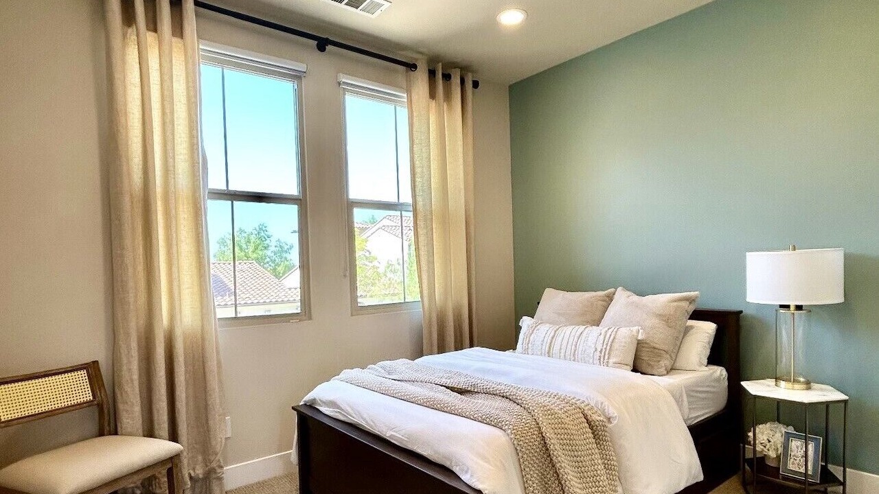Photo of Bedroom in Portola Springs