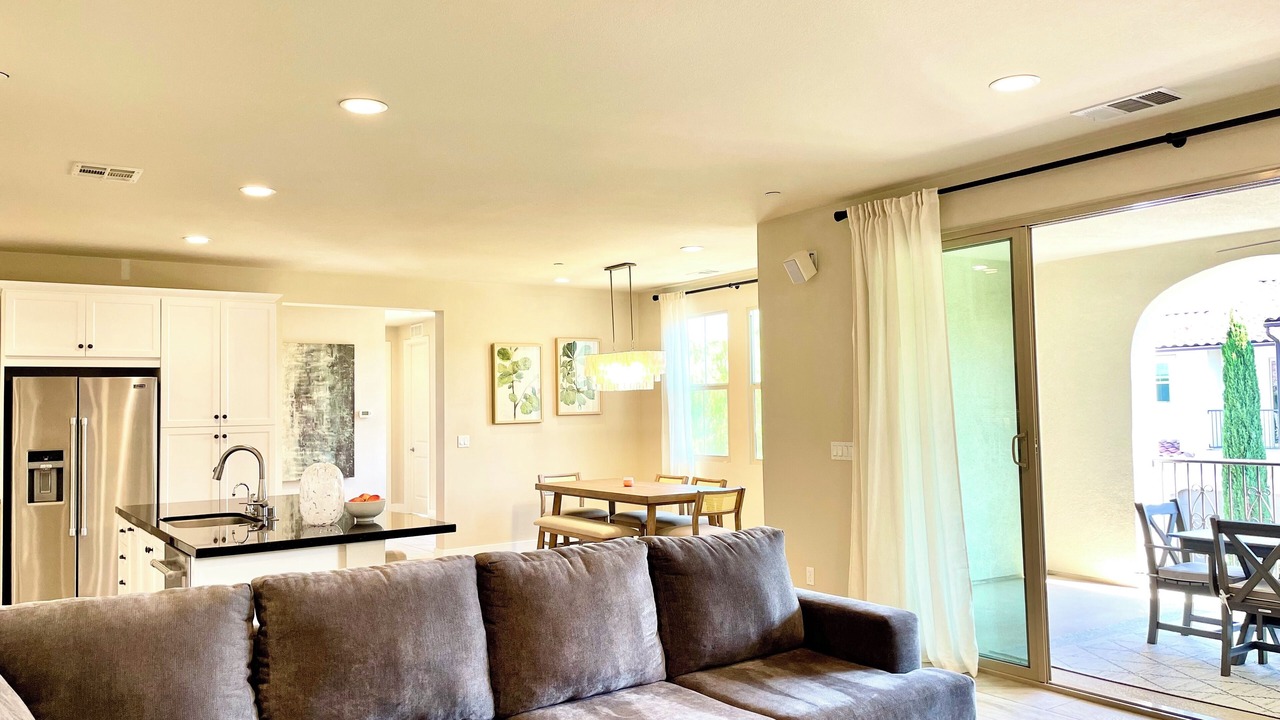 Photo of Livingroom in Portola Springs
