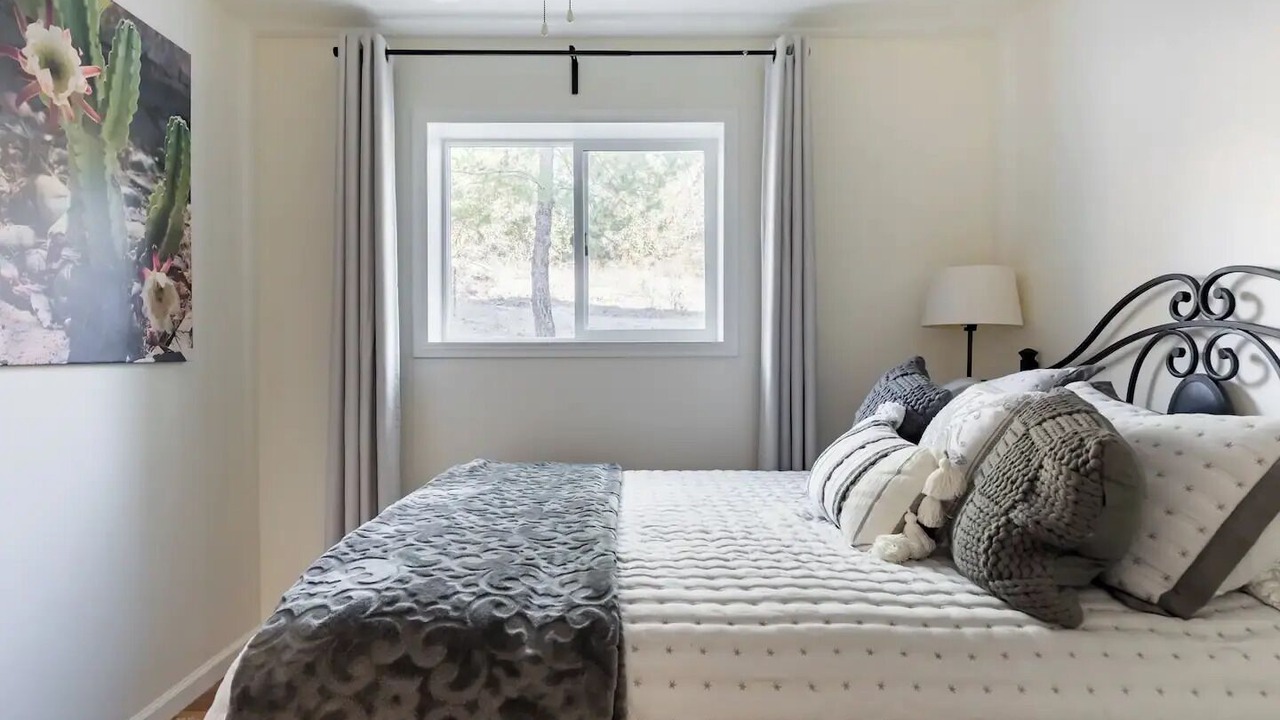 Photo of Bedroom in Alpine
