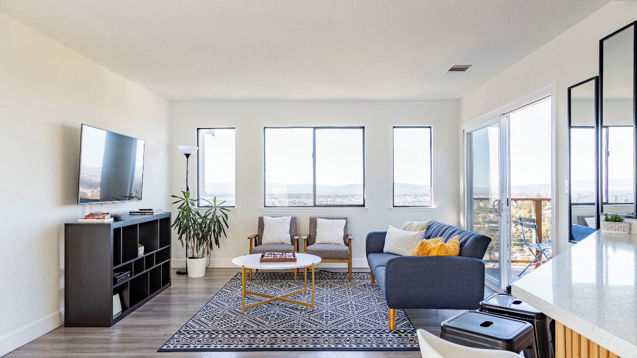 Photo of Livingroom in Oakland