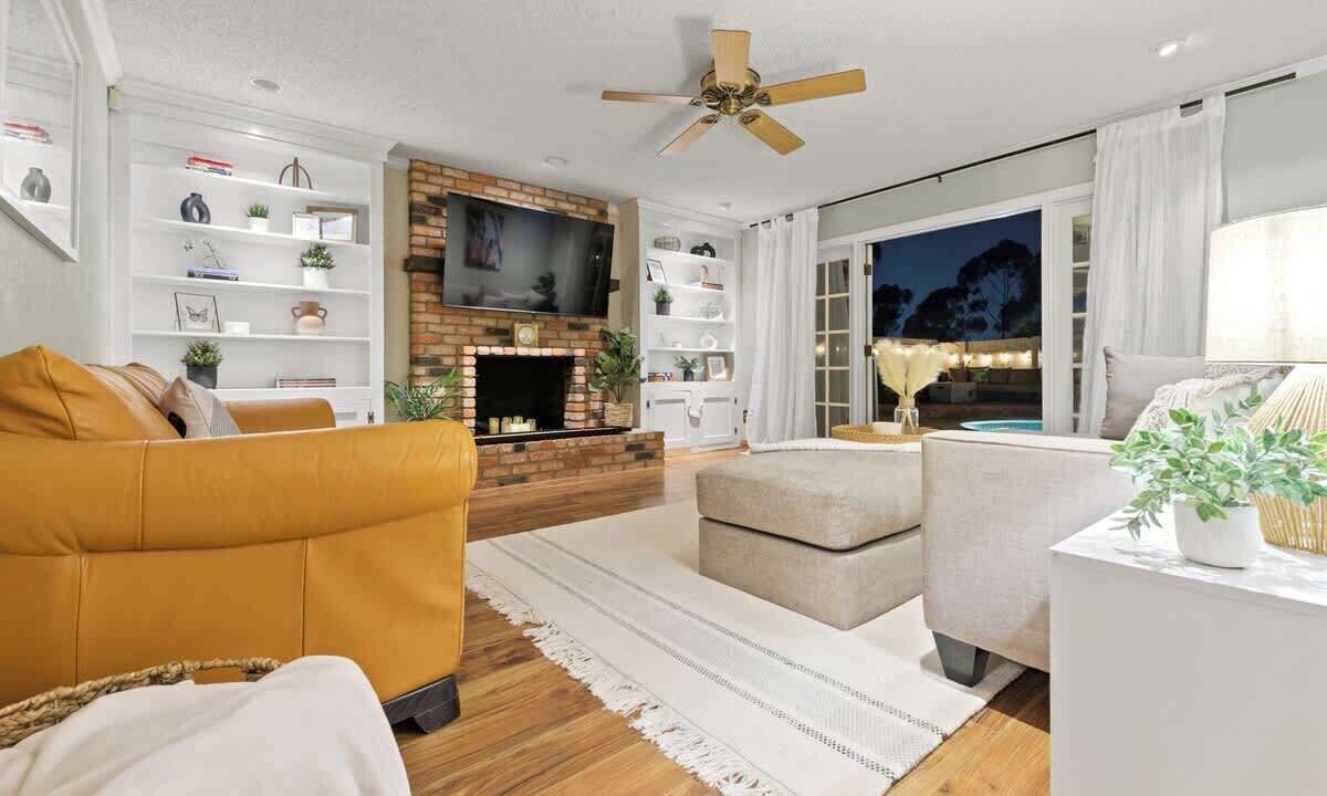 Photo of Livingroom in University City