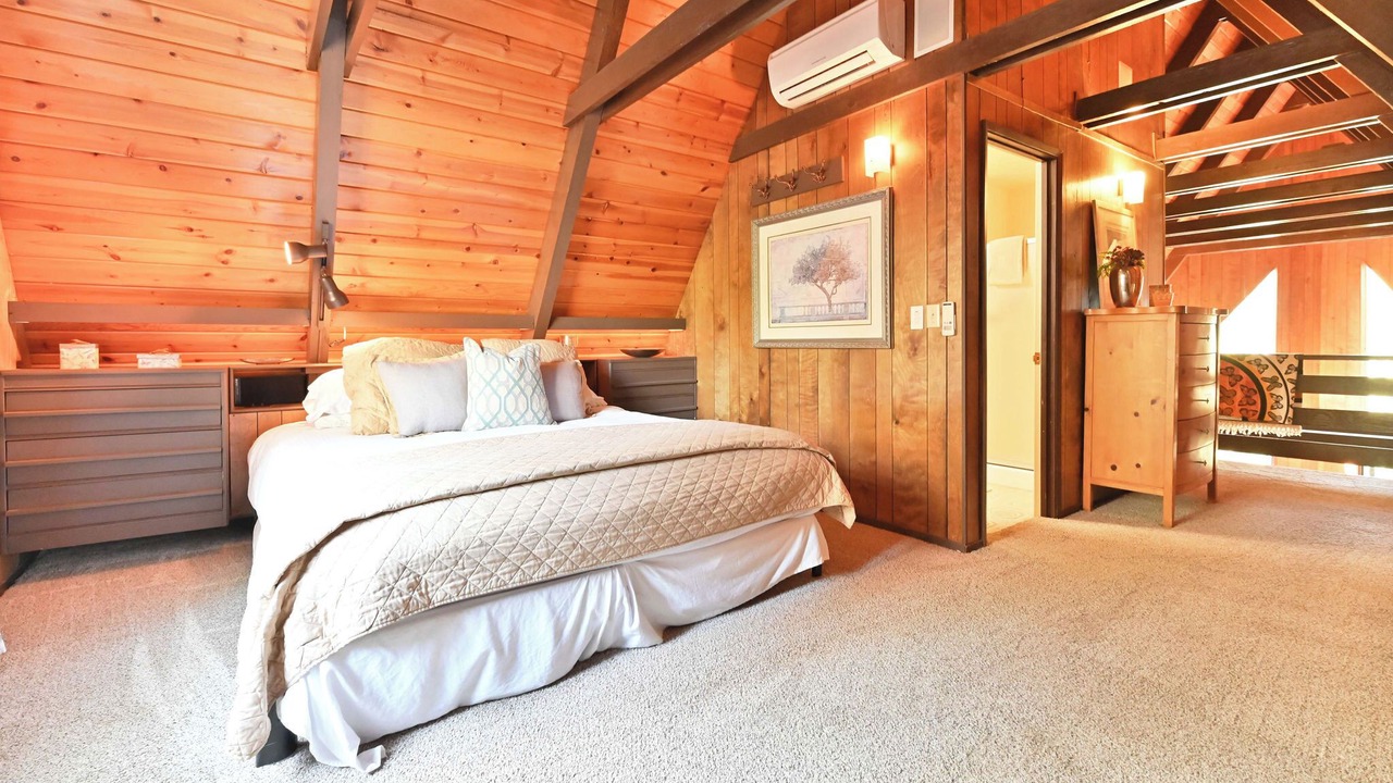 Photo of Bedroom in Hathaway Pines