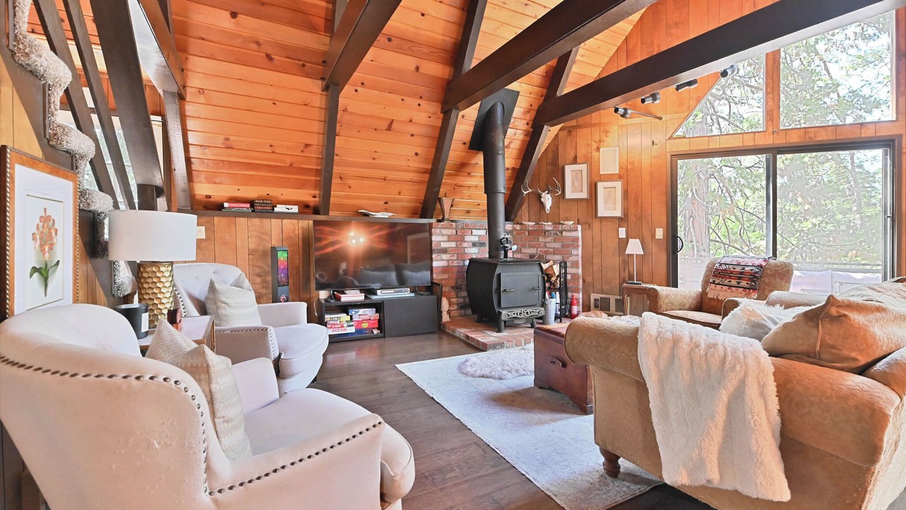 Photo of Livingroom in Hathaway Pines
