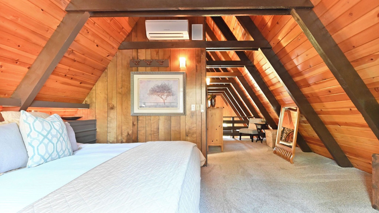 Photo of Bedroom in Hathaway Pines