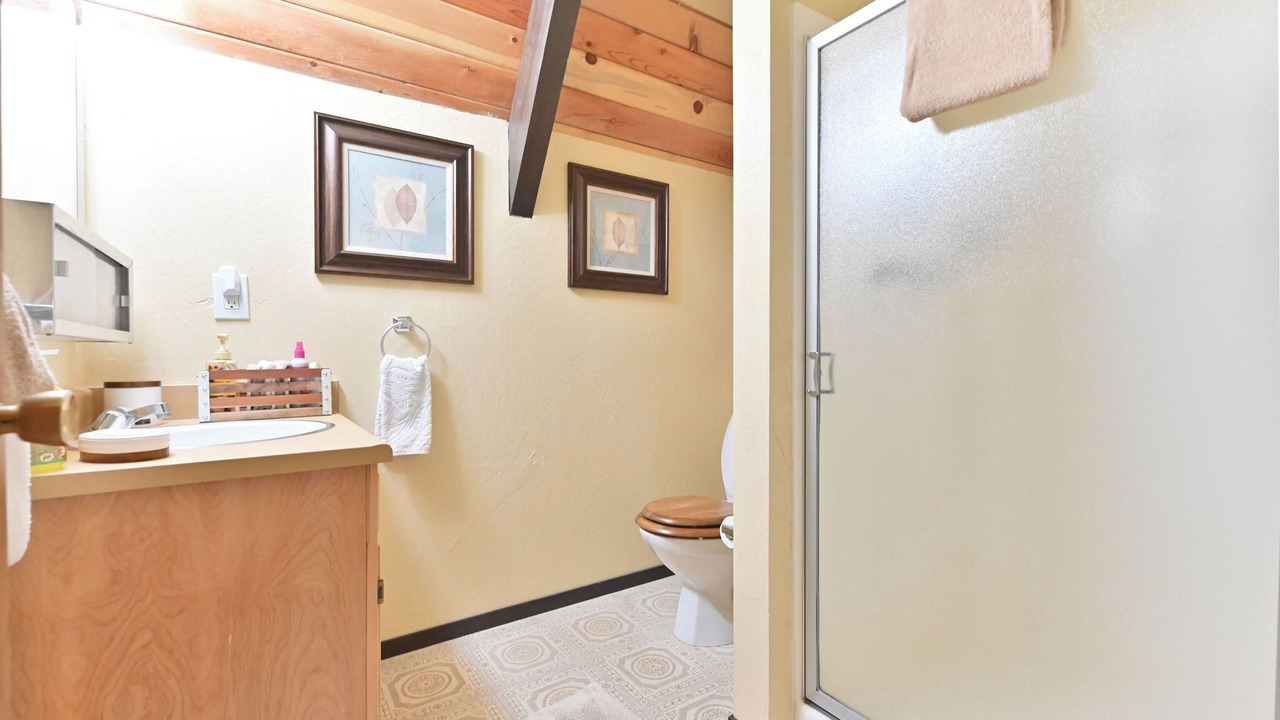 Photo of Bathroom in Hathaway Pines