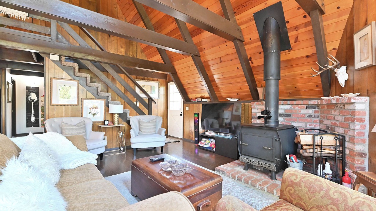 Photo of Livingroom in Hathaway Pines