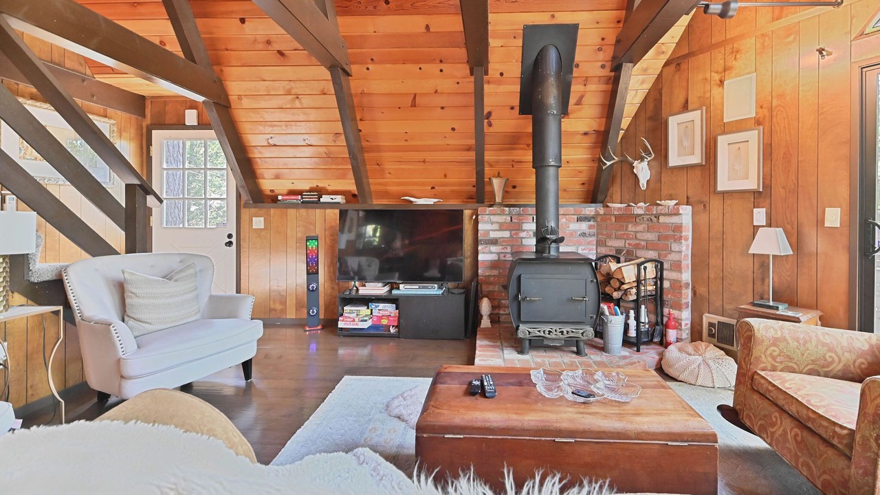 Photo of Livingroom in Hathaway Pines