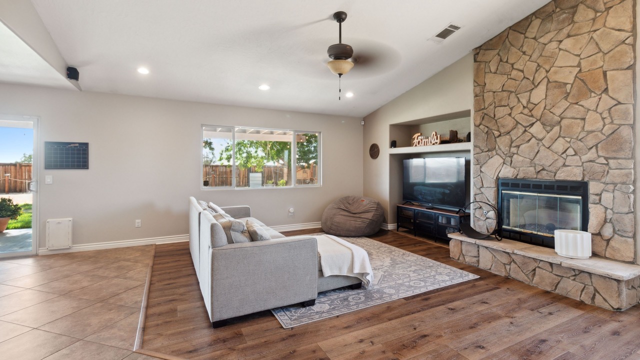 Photo of Livingroom in Apple Valley