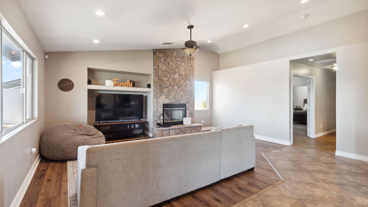 Photo of Livingroom in Apple Valley