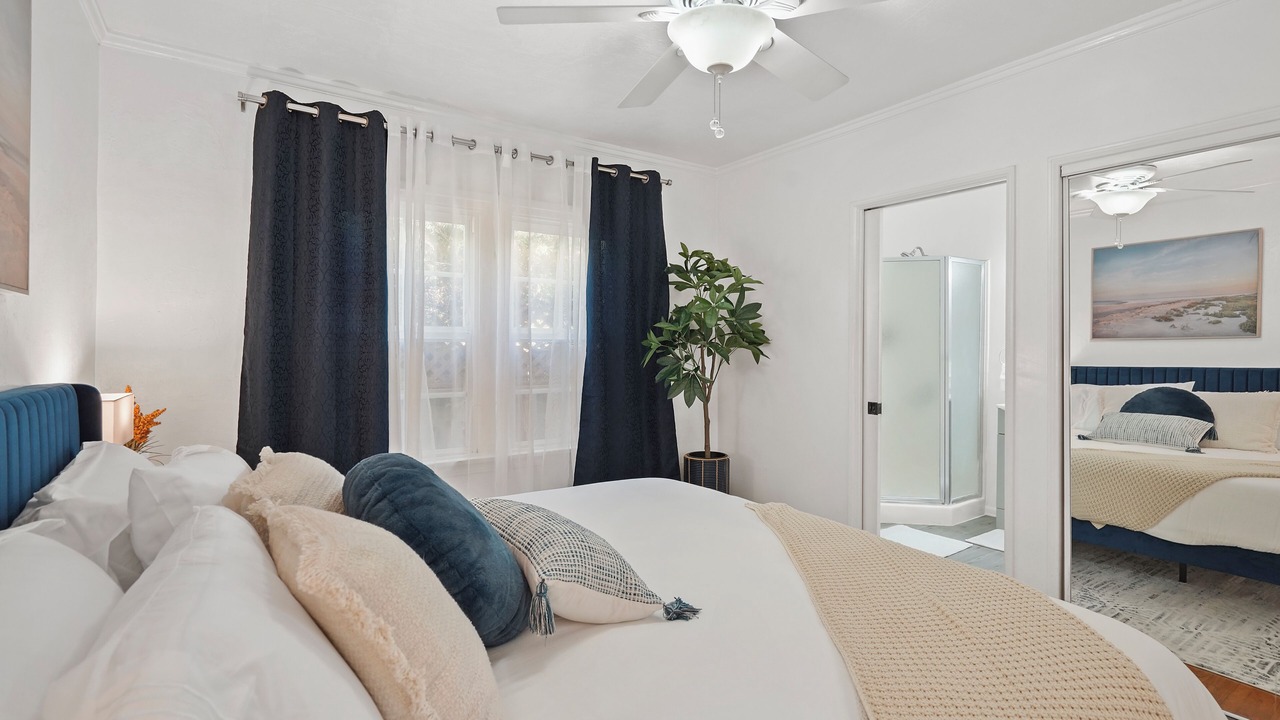 Photo of Bedroom in Belmont Shore