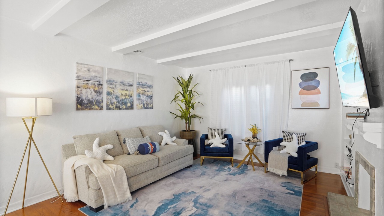 Photo of Bedroom in Belmont Shore