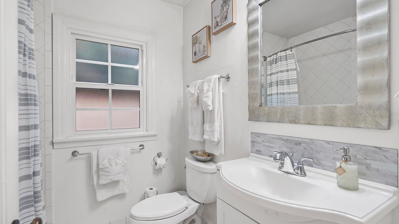 Photo of Bathroom in Belmont Shore