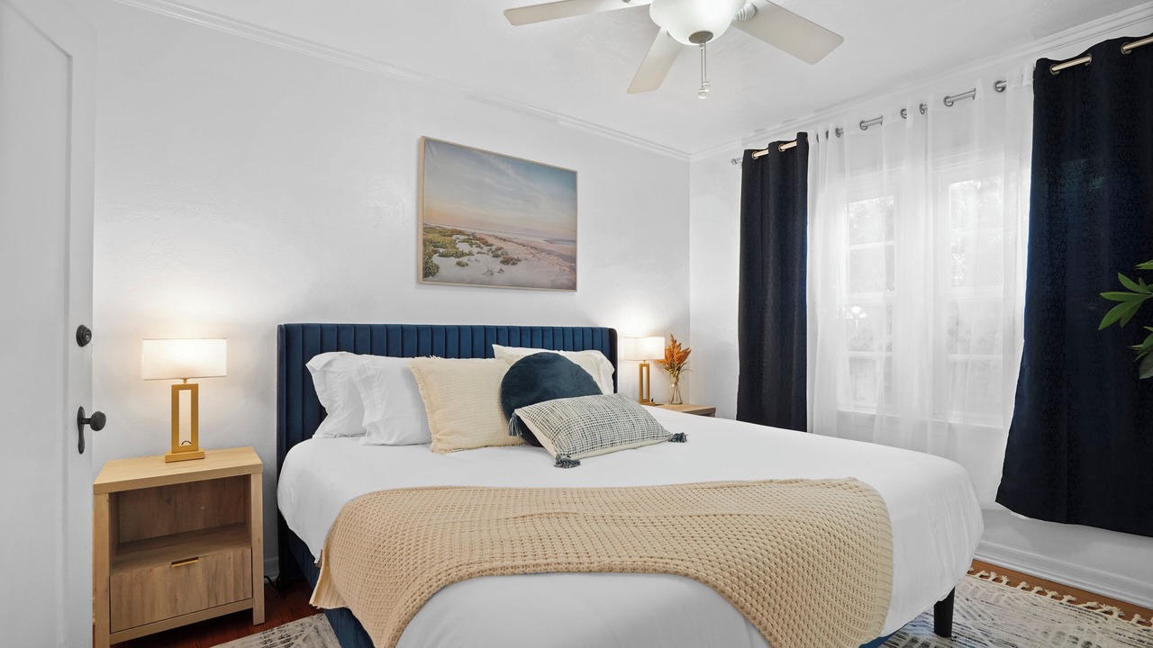 Photo of Bedroom in Belmont Shore