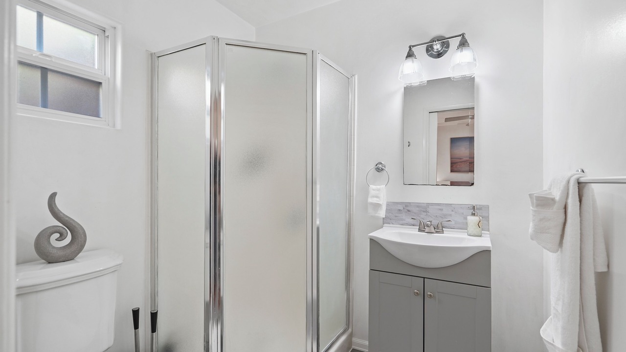 Photo of Bathroom in Belmont Shore