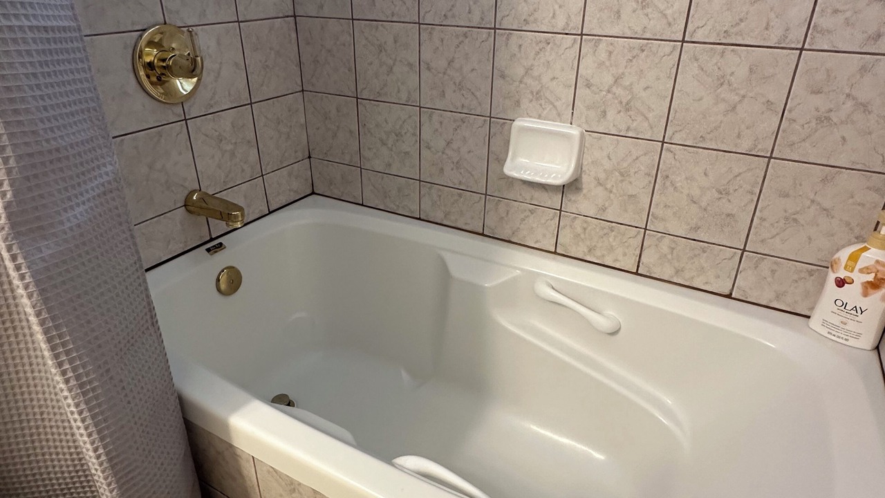 Photo of Bathroom in Yreka