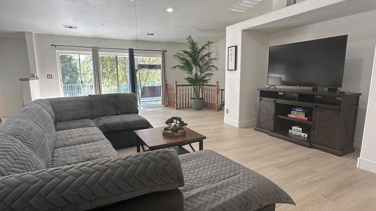 Photo of Livingroom in Yreka