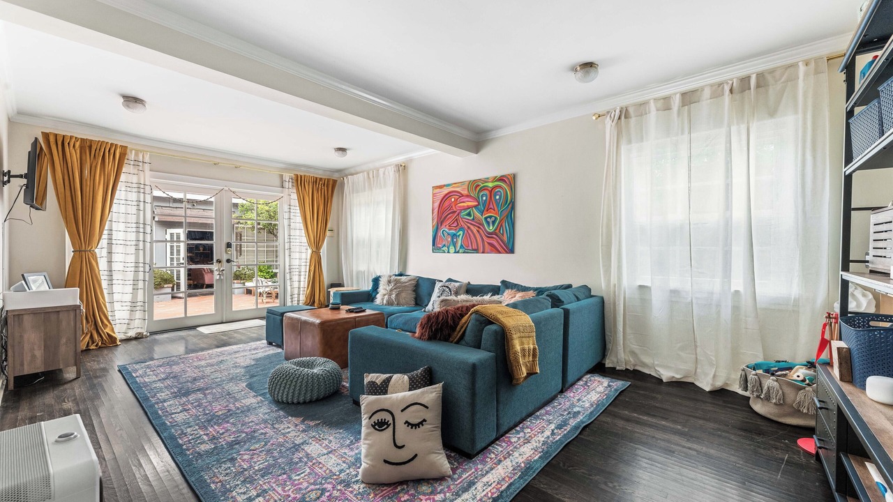 Photo of Livingroom in Hollywood