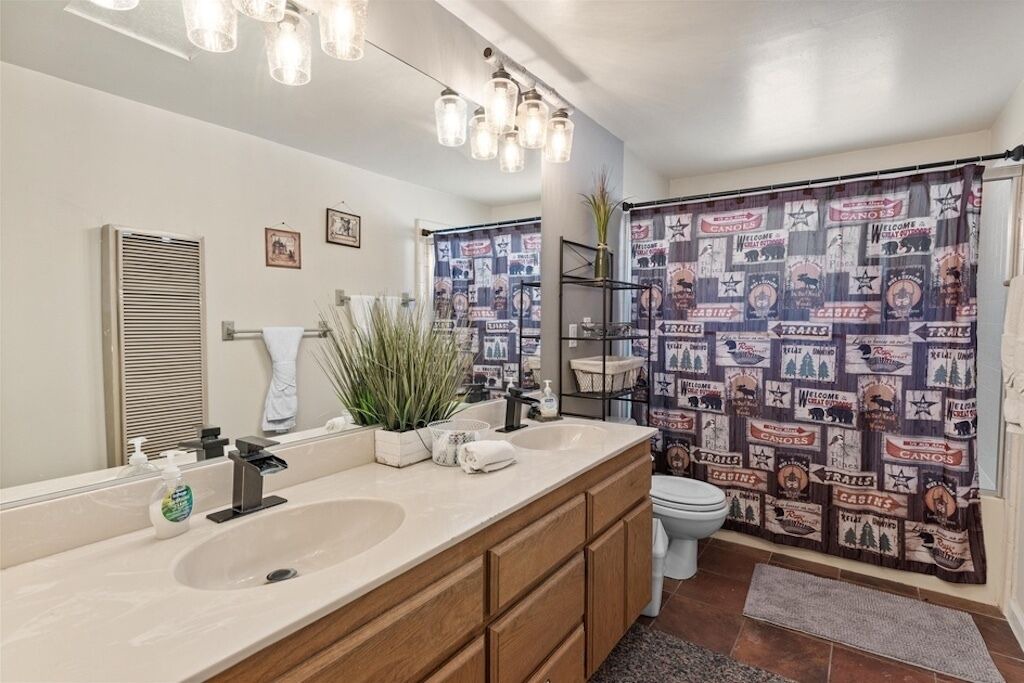 Photo of Bathroom in Upper Moonridge