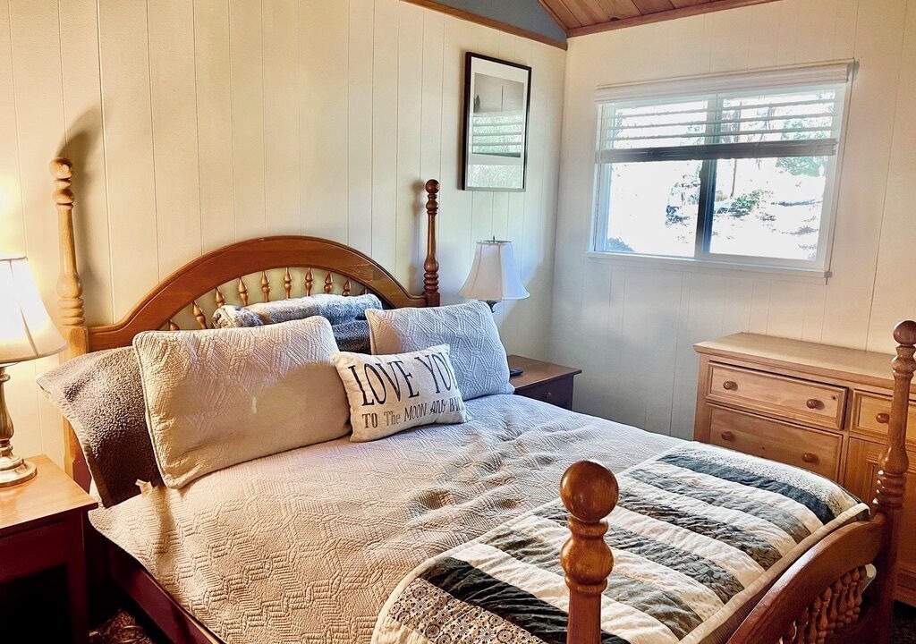 Photo of Bedroom in Upper Moonridge