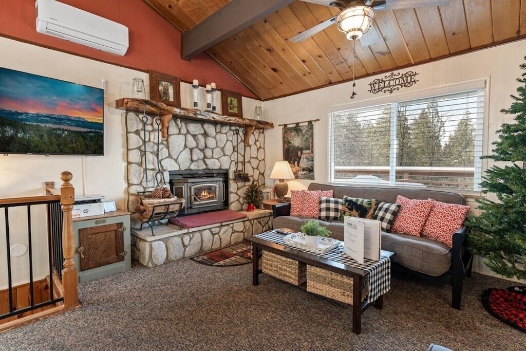 Photo of Livingroom in Upper Moonridge