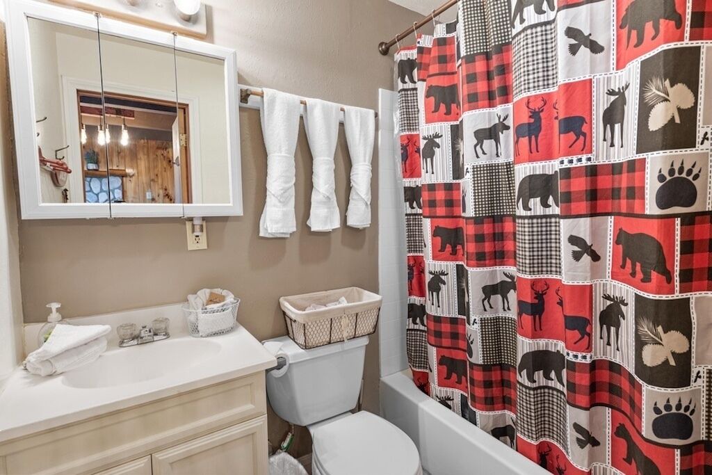Photo of Bathroom in Upper Moonridge