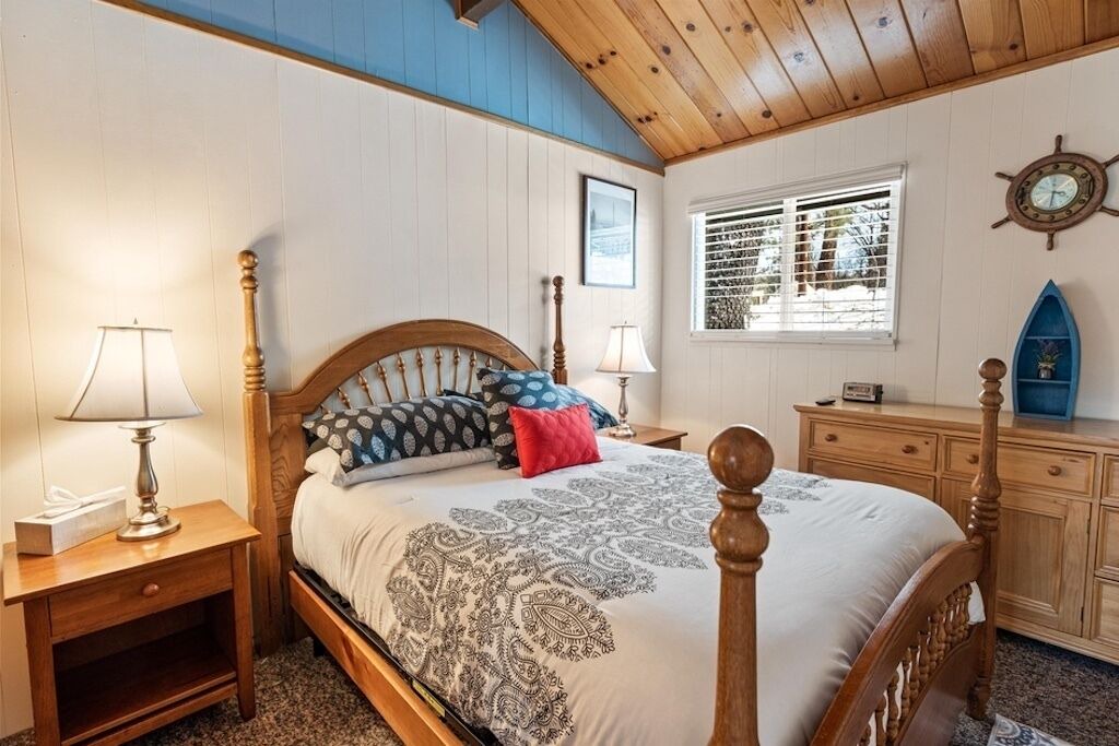 Photo of Bedroom in Upper Moonridge