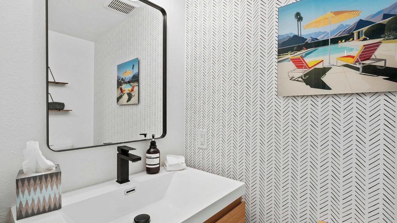 Photo of Bathroom in Racquet Club Estates