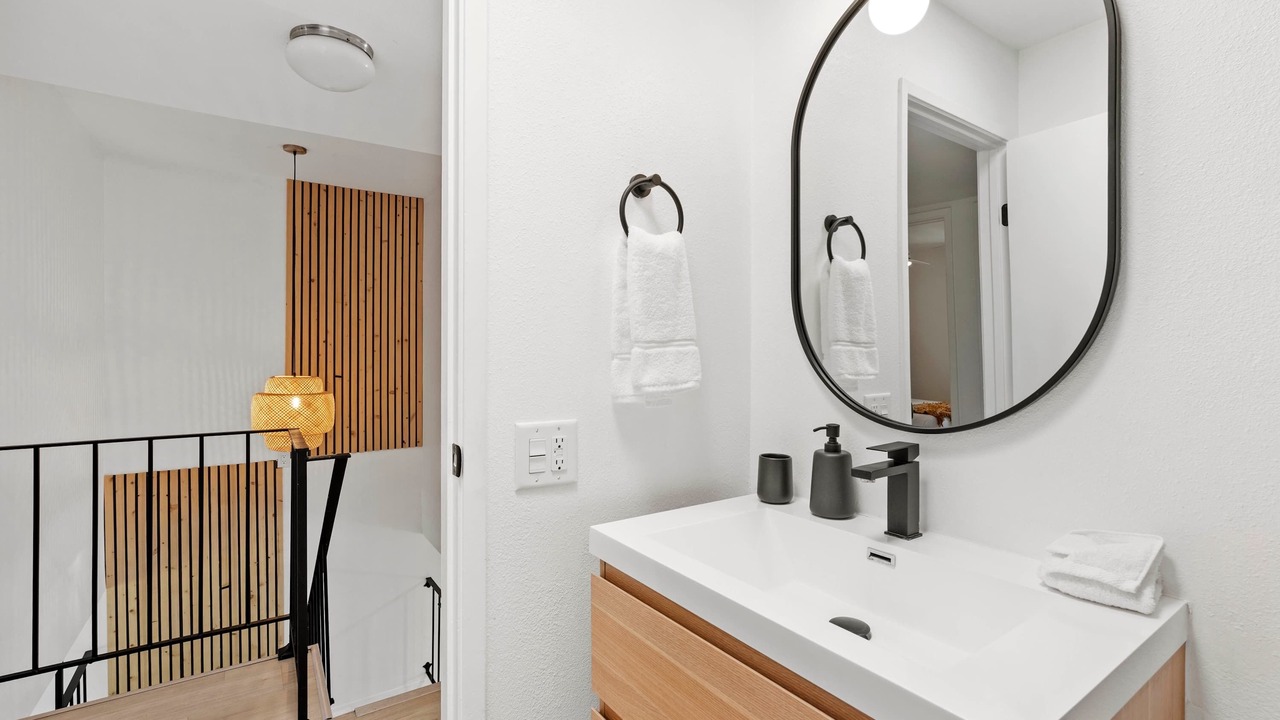 Photo of Bathroom in Racquet Club Estates