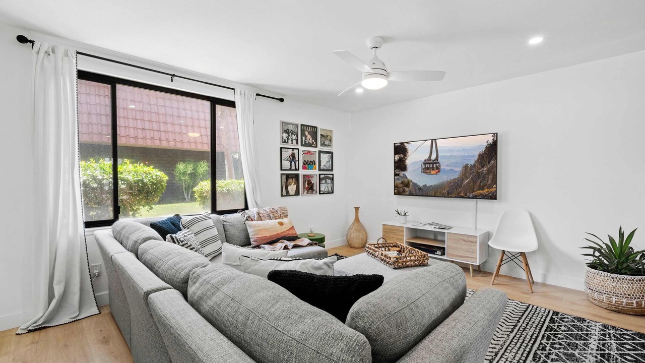 Photo of Bedroom in Racquet Club Estates
