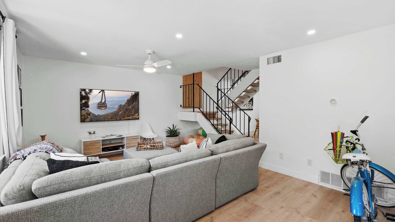 Photo of Bedroom in Racquet Club Estates
