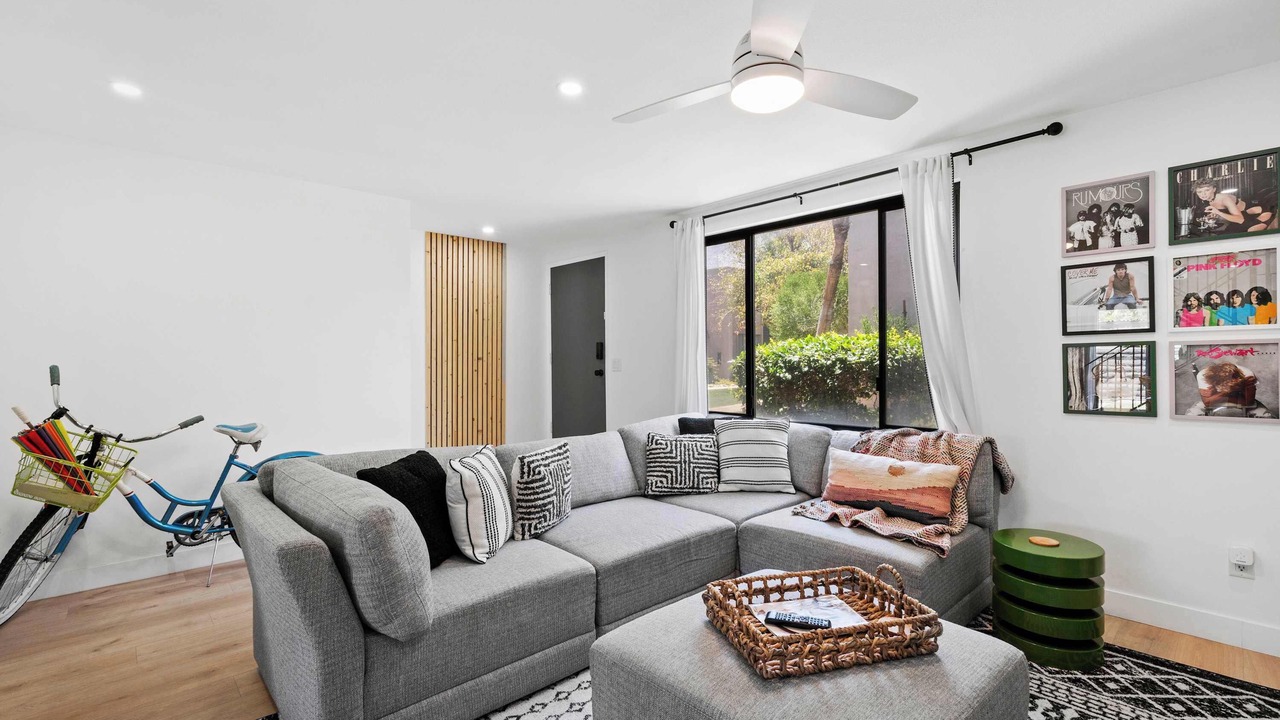 Photo of Bedroom in Racquet Club Estates