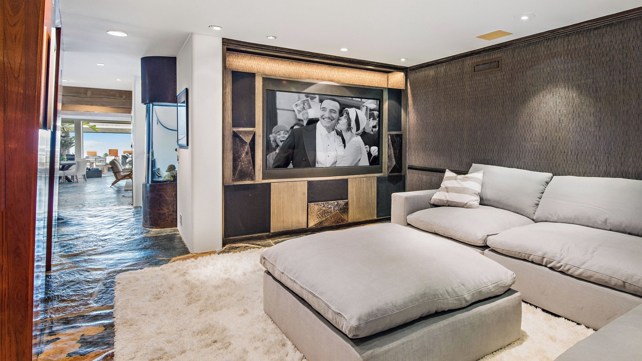 Photo of Livingroom in Eastern Malibu