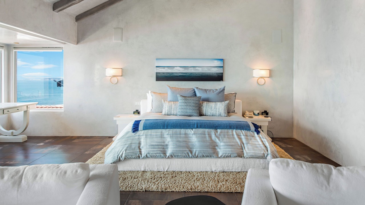 Photo of Bedroom in Eastern Malibu