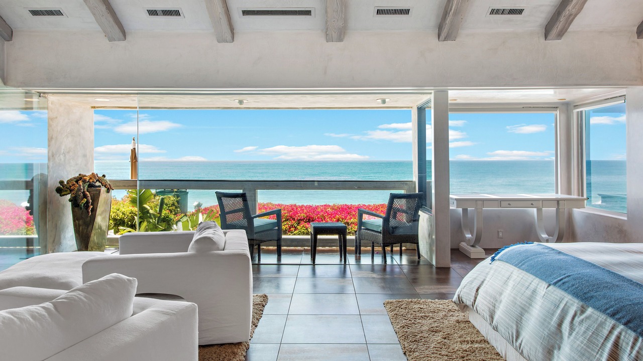 Photo of Bedroom in Eastern Malibu