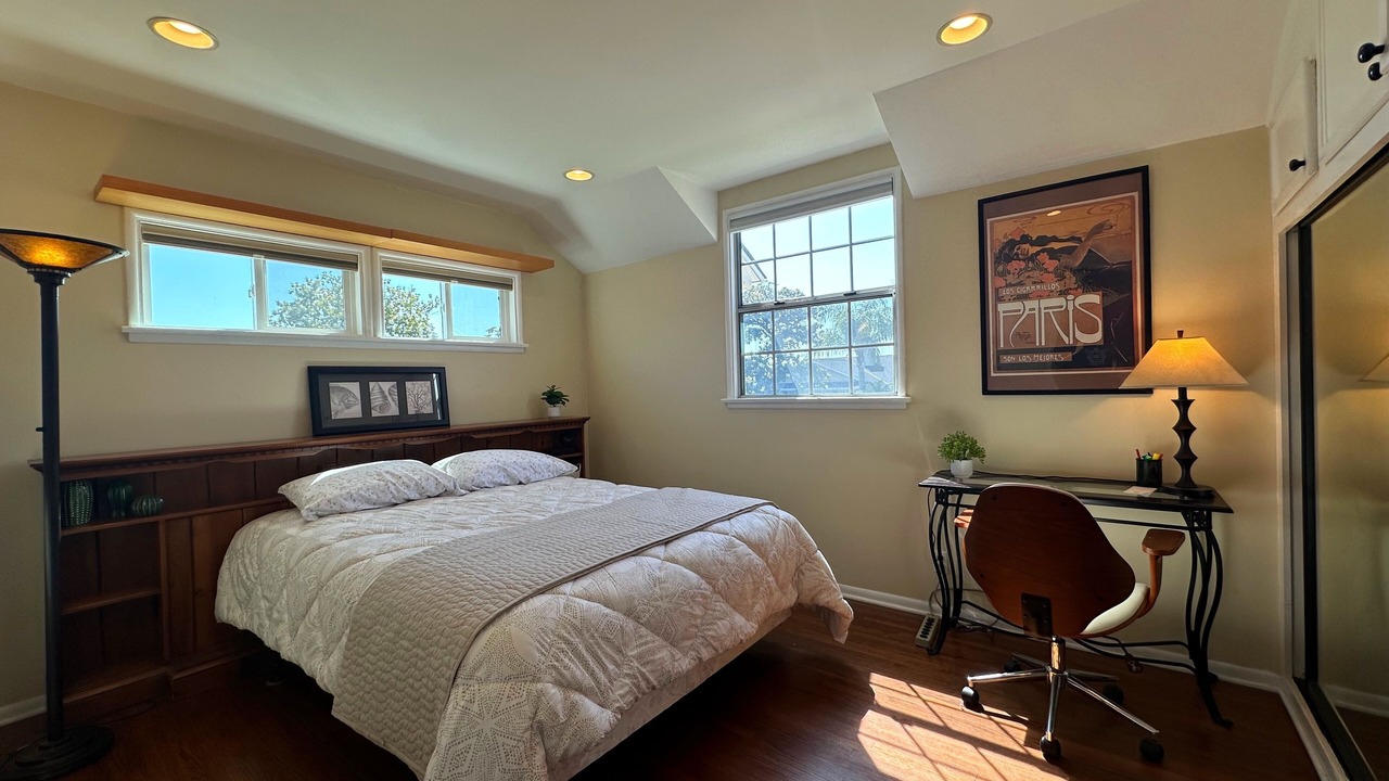 Photo of Bedroom in Burbank