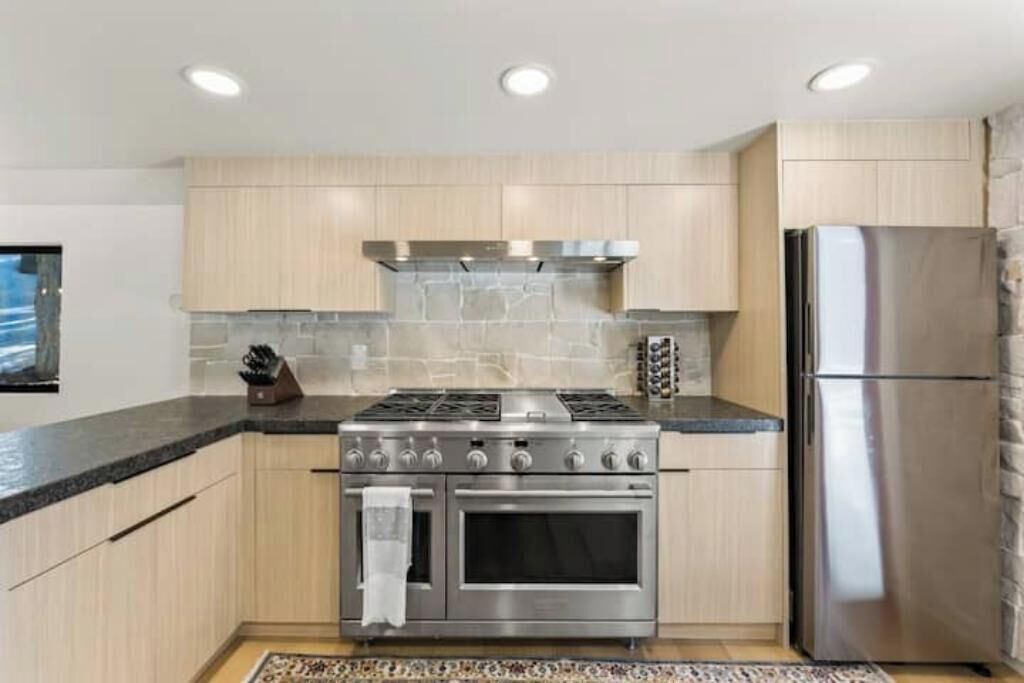 Photo of Kitchen in Tahoe National Forest
