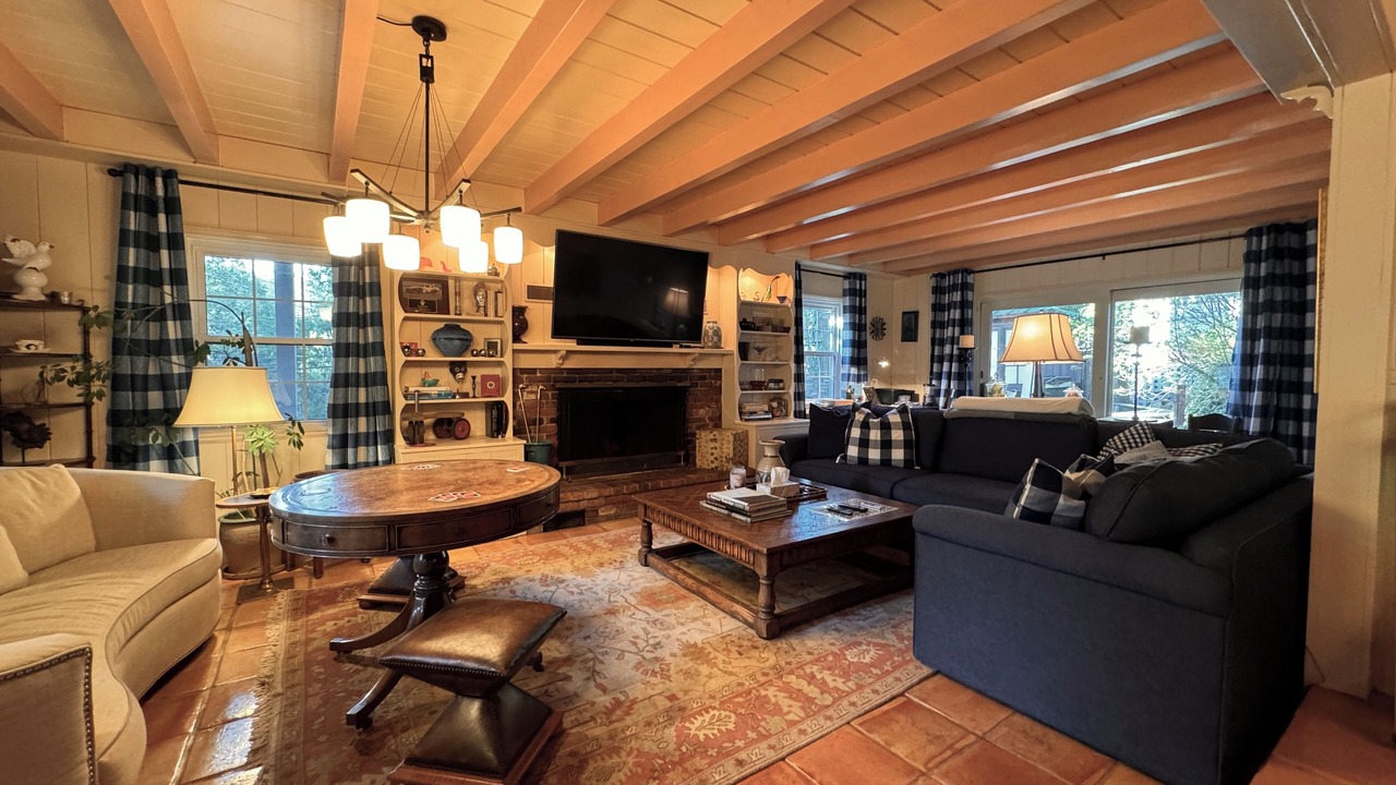 Photo of Bedroom in Crestline