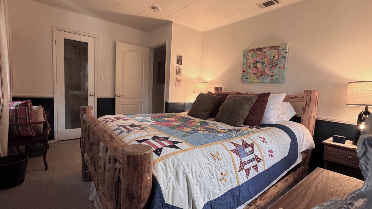 Photo of Bedroom in Crestline