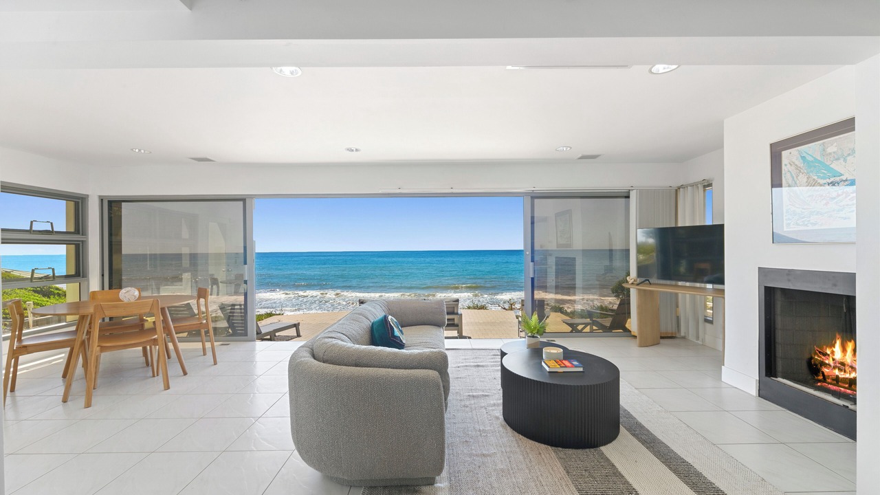 Photo of Livingroom in Western Malibu